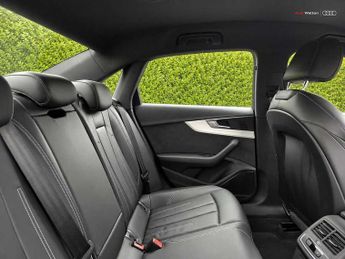 Audi A4 Saloon S line 3.0 TDI quattro 218 PS S tronic
