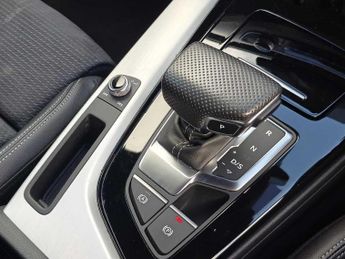 Audi A4 S line 35 TFSI  150 PS S tronic