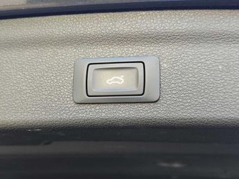 Audi Q3 S line 40 TFSI quattro 190 PS S tronic