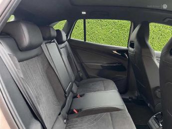 Volkswagen ID.4 210kW Black Edition Pro 77kWh 5dr Auto