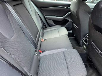 SKODA Octavia 1.4 TSI iV SE Technology DSG 5dr