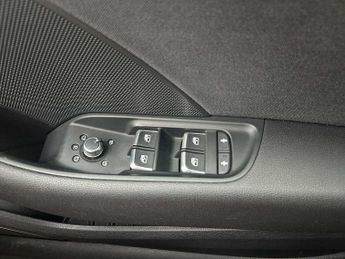 Audi A3 Saloon Sport 1.5 TFSI cylinder on demand  150 PS S tronic