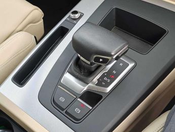 Audi Q5 Sport 50 TFSI e quattro 299 PS S tronic