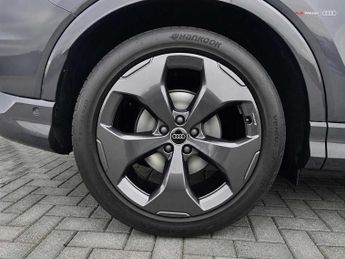 Audi Q4 E-tron SUV Launch Edition performance  210,00 kW