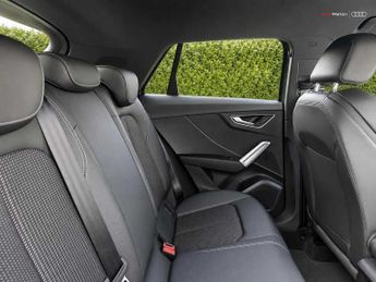 Audi Q2 S line 35 TFSI  150 PS S tronic