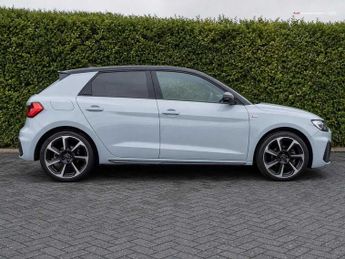 Audi A1 Sportback Black Edition 25 TFSI  95 PS S tronic