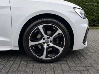Audi A1 Sportback S line 35 TFSI  150 PS S tronic