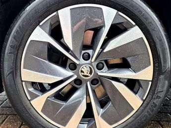 SKODA Karoq 1.5 TSI SE L 5dr DSG