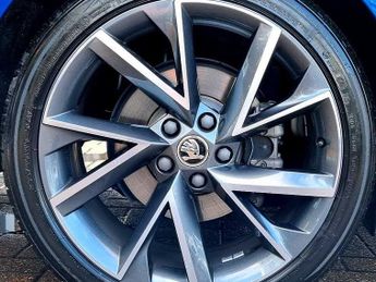 SKODA Superb 1.5 TSI 150ps SportLine Plus ACT DSG Hatch