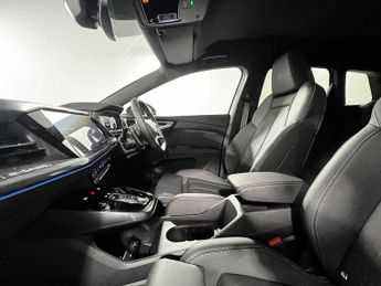 Audi Q4  Black Edition 45 e-tr 
