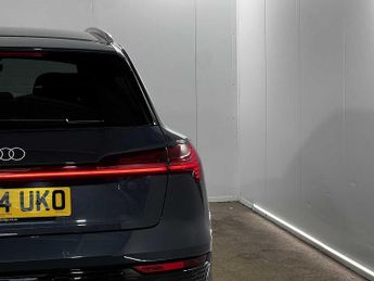 Audi Q8 S line 55 e-tron quattro 300,00 kW