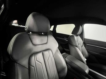 Audi Q8 S line 55 e-tron quattro 300,00 kW