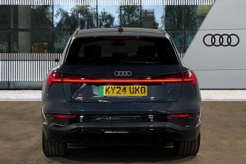 Audi Q8 S line 55 e-tron quattro 300,00 kW