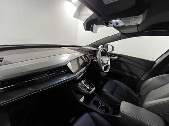 Audi Q4  S line 45 e-tron  210 