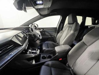 Audi Q4  S line 45 e-tron  210 