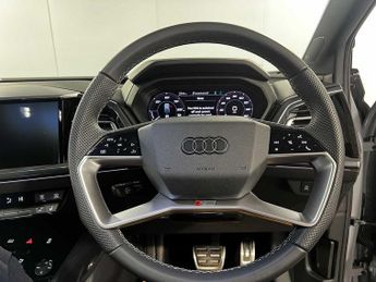 Audi Q4  S line 45 e-tron  210 