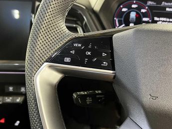 Audi Q4  S line 45 e-tron  210 