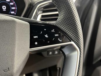 Audi Q4  S line 45 e-tron  210 