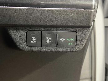 Audi Q4  S line 45 e-tron  210 