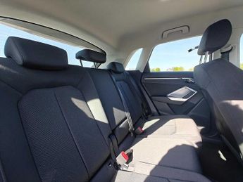 Audi Q3 Sport 35 TFSI  150 PS S tronic