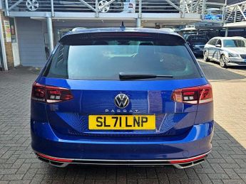Volkswagen Passat MK8 Facelift Est 1.5TSI 150 R-Line EVO DSG