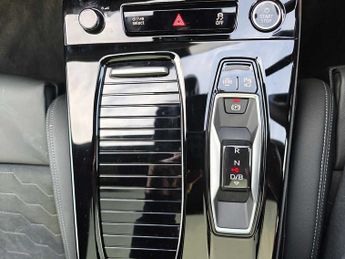 Audi A6 Avant Launch Edition e-tron performance  270,00 kW