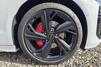 Audi A6 Avant Launch Edition e-tron performance  270,00 kW