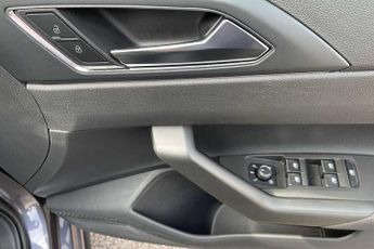 Volkswagen Polo 1.0 TSI (115ps) R-Line DSG