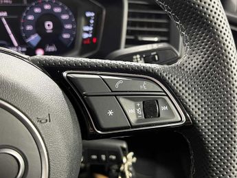 Audi A1 Sportback S line 30 TFSI  116 PS S tronic