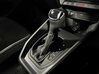 Audi A1 Sportback S line 30 TFSI  116 PS S tronic