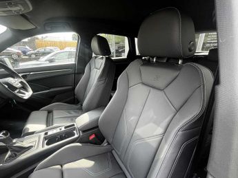 Audi Q3 Black Edition 35 TFSI  150 PS S tronic