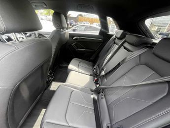 Audi Q3 Black Edition 35 TFSI  150 PS S tronic