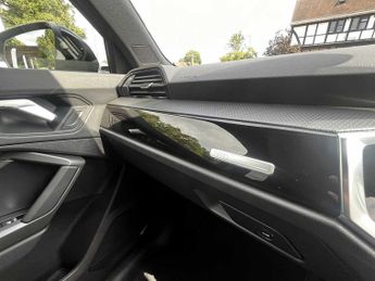 Audi Q3 Black Edition 35 TFSI  150 PS S tronic