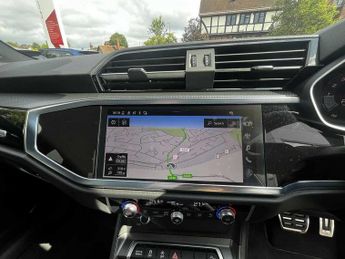 Audi Q3 Black Edition 35 TFSI  150 PS S tronic