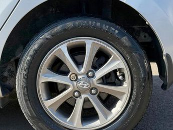 Hyundai i10 1.2 Premium Hatchback 5dr Petrol Auto Euro 6 (87 ps)