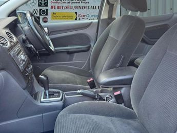 Ford Focus 1.6 Ghia Hatchback 5dr Petrol Automatic (184 g/km, 99 bhp)