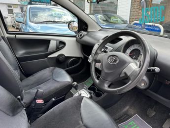 Toyota AYGO 1.0 VVT-i Ice Hatchback 5dr Petrol MultiMode Euro 5 (67 ps)
