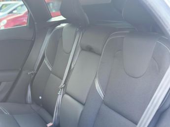 Volvo V40 1.6 T4 SE Lux Nav Hatchback 5dr Petrol Powershift Euro 5 (s/s) (