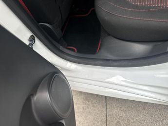 Renault Clio 1.6 TCe Renaultsport Lux Hatchback 5dr Petrol EDC Euro 5 (200 ps