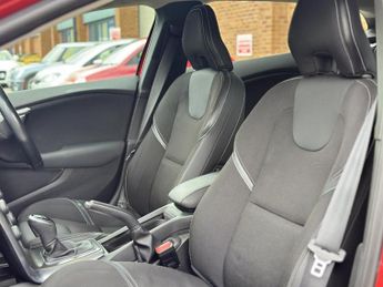 Volvo V40 1.6 T4 SE Lux Nav Hatchback 5dr Petrol Powershift Euro 5 (s/s) (