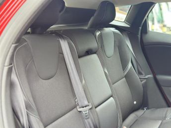 Volvo V40 1.6 T4 SE Lux Nav Hatchback 5dr Petrol Powershift Euro 5 (s/s) (