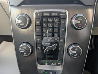 Volvo V40 1.6 T4 SE Lux Nav Hatchback 5dr Petrol Powershift Euro 5 (s/s) (