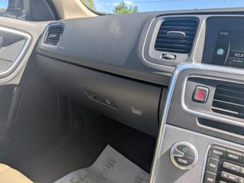 Volvo V60 2.0 D4 R-Design Estate 5dr Diesel Geartronic Euro 5 (s/s) (163 p