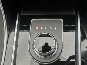 Jaguar XE 2.0d SE Saloon 4dr Diesel Auto Euro 6 (s/s) (163 ps)