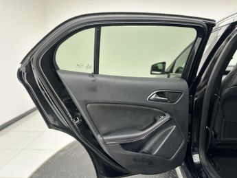 Mercedes-Benz GLA 2.1 GLA220 CDI AMG Line SUV 5dr Diesel 7G-DCT 4MATIC Euro 6 (s/s