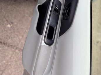 Toyota Yaris 1.5 VVT-h Icon Hatchback 5dr Petrol Hybrid E-CVT Euro 6 (101 ps)