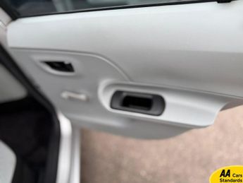 Toyota Yaris  1.5 i-VTEC ES Plus Hatchback 5dr Petrol CVT Euro 5 (99 ps)