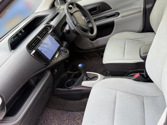 Toyota Yaris 1.5 VVT-h Icon Hatchback 5dr Petrol Hybrid E-CVT Euro 6 (101 ps)