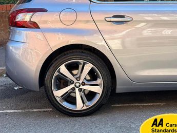 Peugeot 308 1.2 PureTech Allure Hatchback 5dr Petrol Auto Euro 6 (s/s) (130 