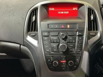 Vauxhall Astra 1.6 16V Exclusiv Sports Tourer 5dr Petrol Auto Euro 5 (115 ps)